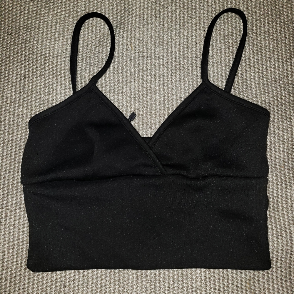 Black tank crop top